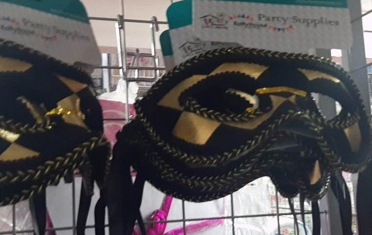 Mask Harlequin Black & Gold 17x8cm